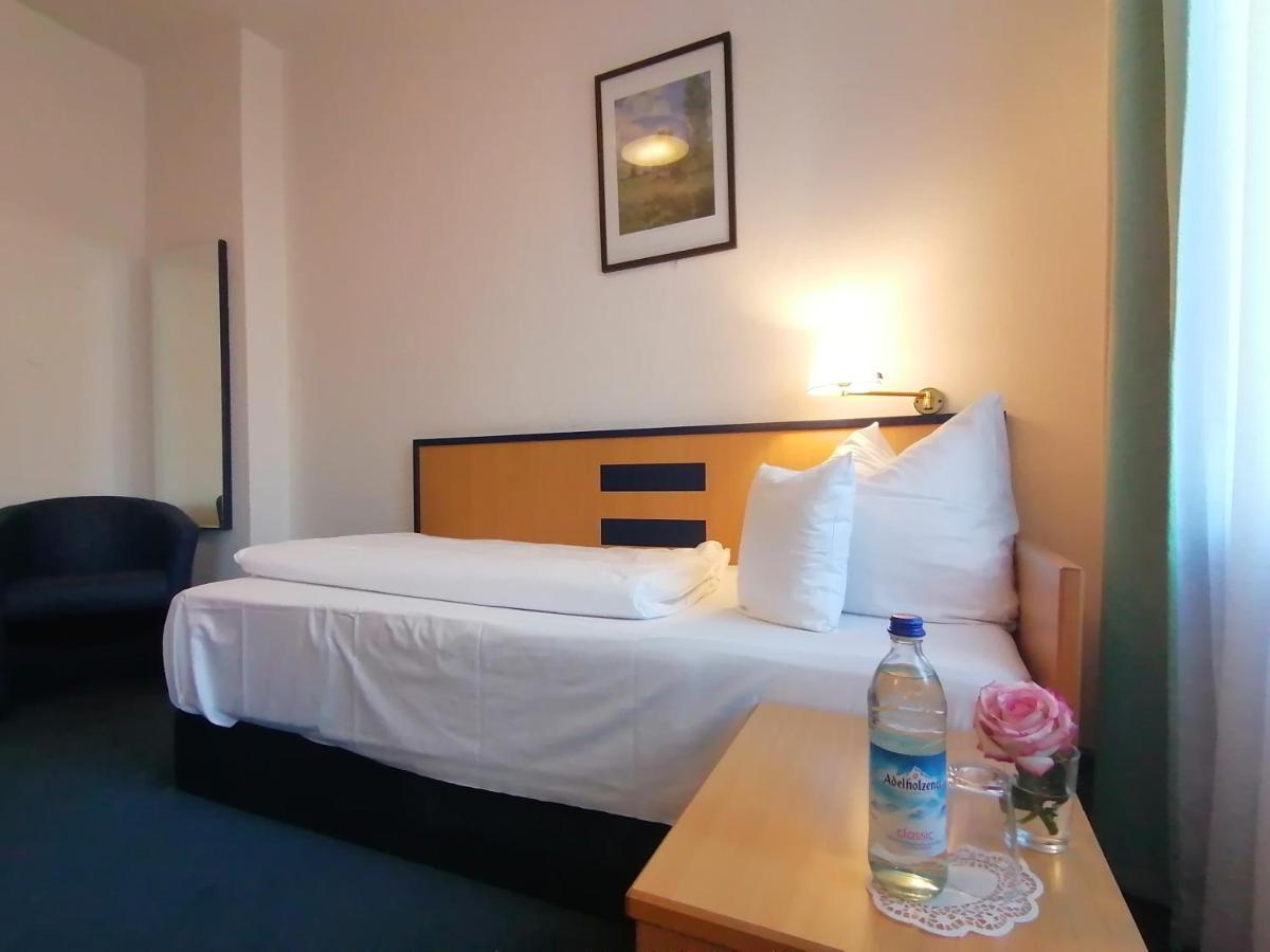 Hotel Wendelstein Розенхайм Екстериор снимка