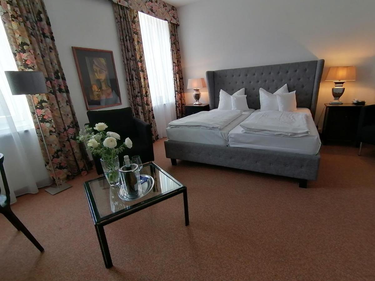 Hotel Wendelstein Розенхайм Екстериор снимка