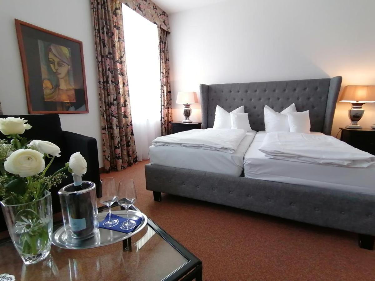 Hotel Wendelstein Розенхайм Екстериор снимка