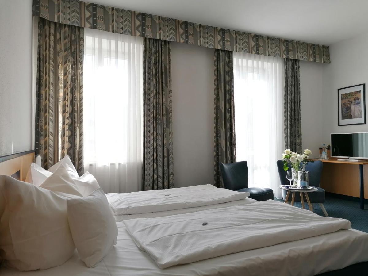 Hotel Wendelstein Розенхайм Екстериор снимка