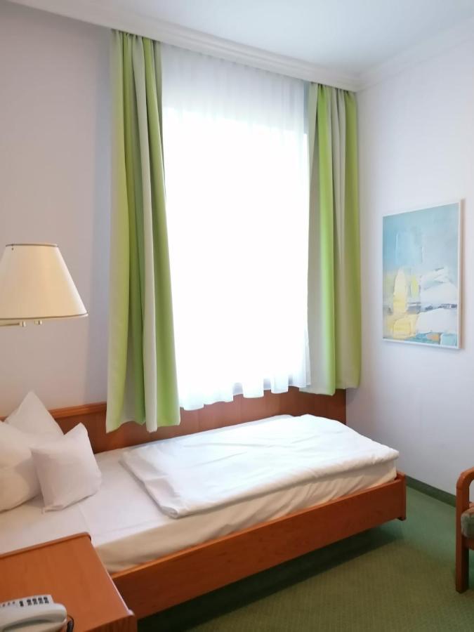 Hotel Wendelstein Розенхайм Екстериор снимка