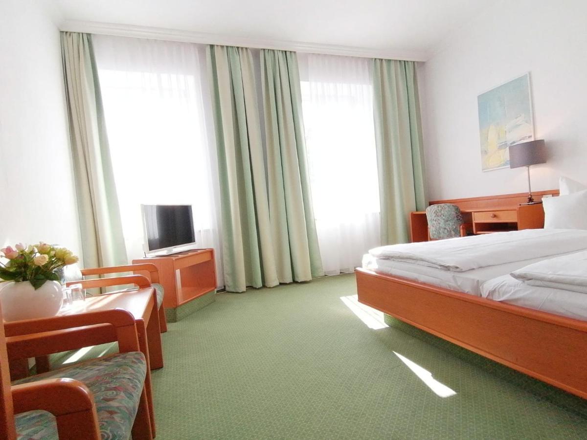 Hotel Wendelstein Розенхайм Екстериор снимка