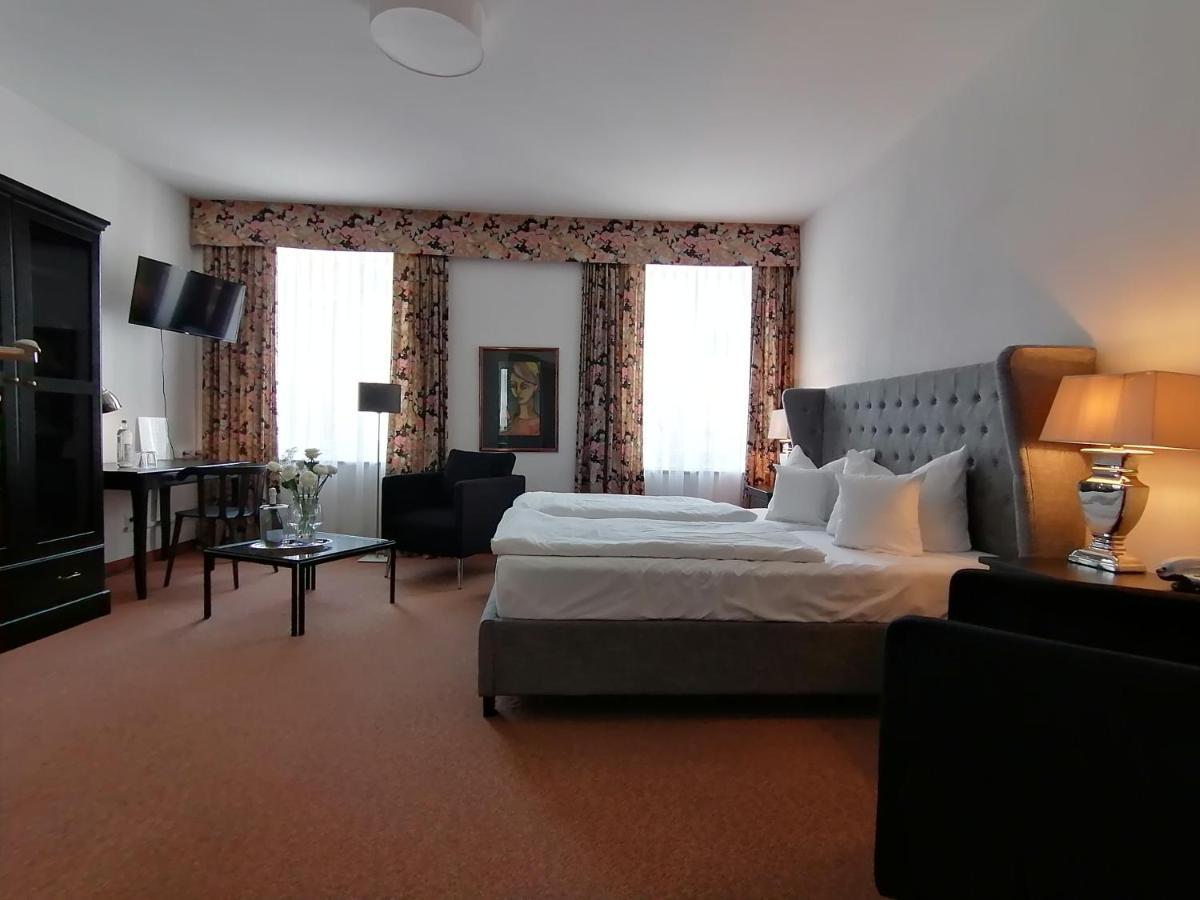 Hotel Wendelstein Розенхайм Екстериор снимка
