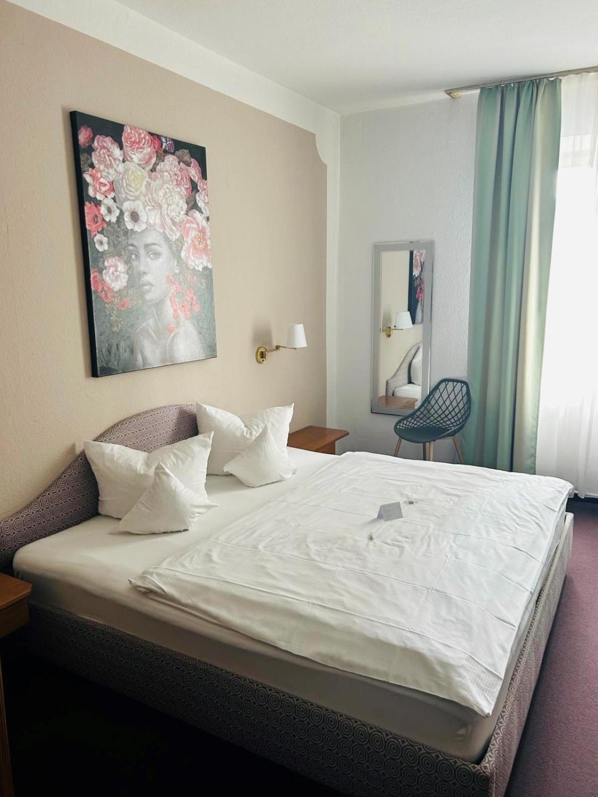 Hotel Wendelstein Розенхайм Екстериор снимка