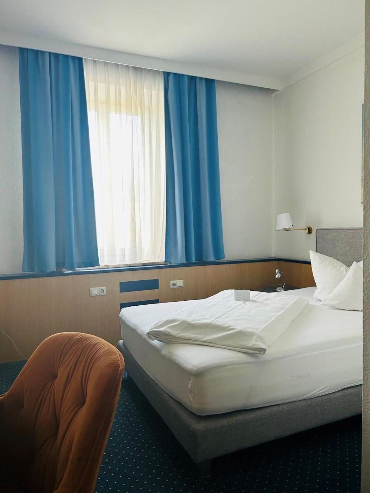 Hotel Wendelstein Розенхайм Екстериор снимка